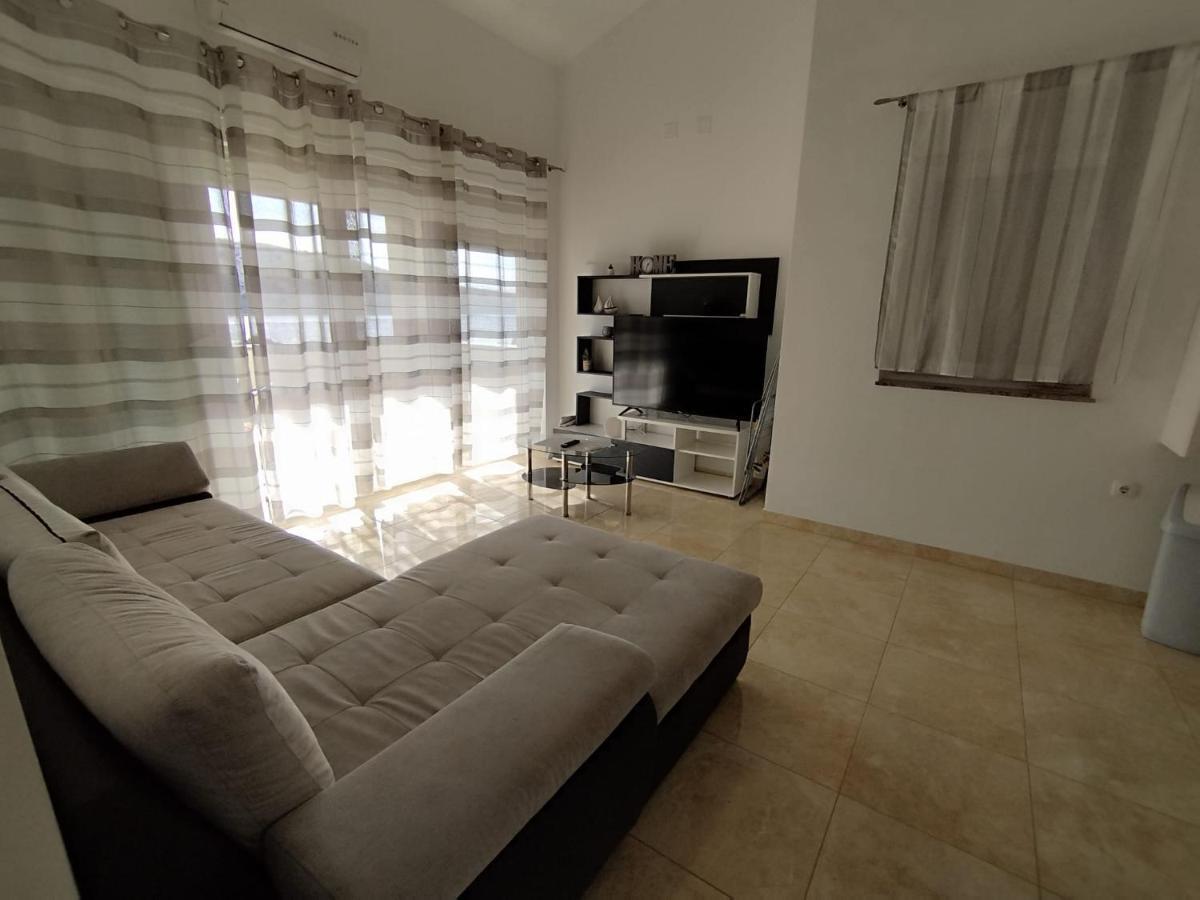 Apartmani Bakran โลปาร์ ภายนอก รูปภาพ